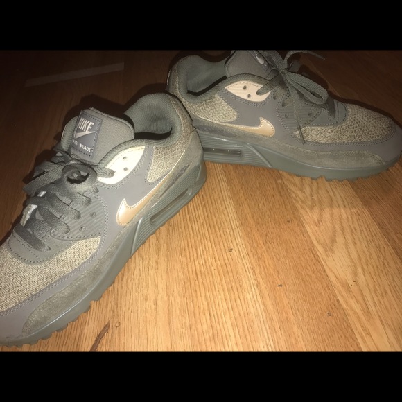 Air max 90s - Picture 3 of 3